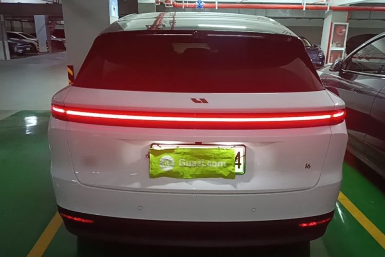 Used Li Auto i6 2025 Model Four-Wheel-Drive Standard Type Rear