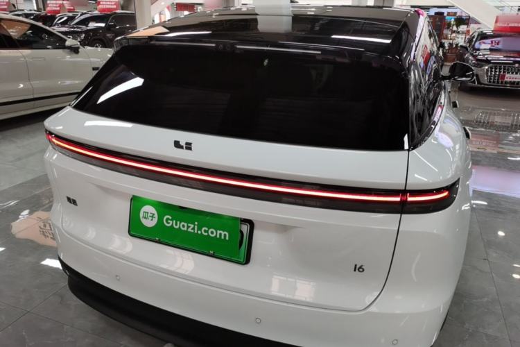 Used Li Auto i6 2025 Model Four-Wheel-Drive Standard Type Rear