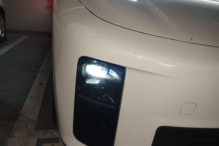 Used Li Auto i6 2025 Model Two-Wheel-Drive Standard Type Right Front Headlight