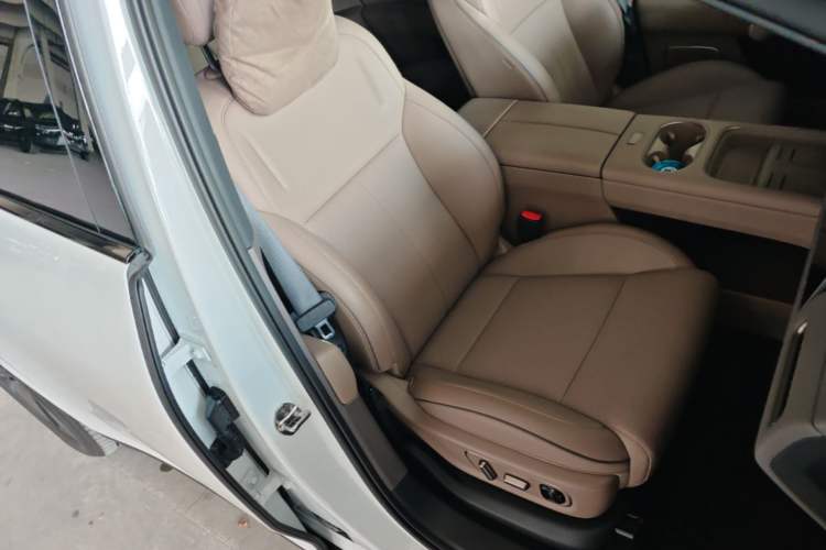 Used Li Auto i6 2025 Model Two-Wheel-Drive Standard Type Right Front Seat
