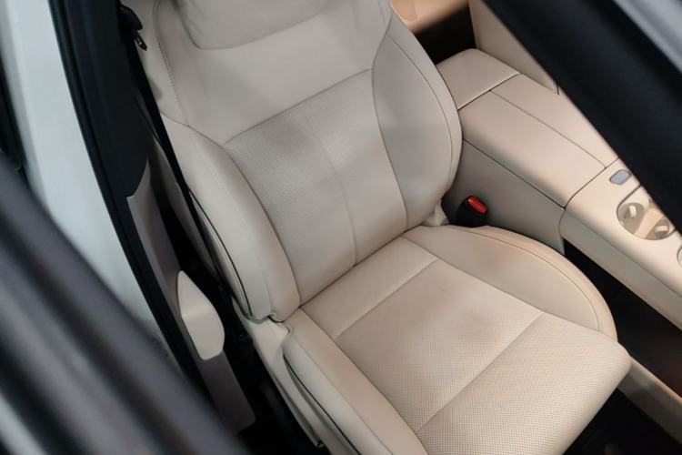 Used Li Auto i6 2025 Model Four-Wheel-Drive Standard Type Right Front Seat