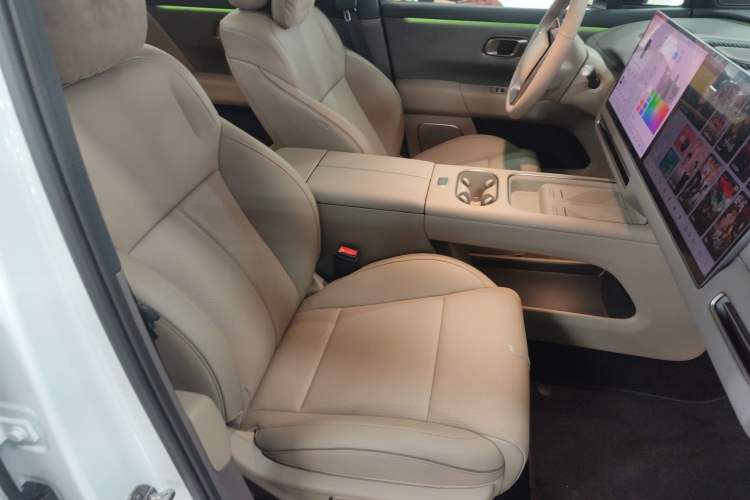 Used Li Auto i6 2025 Model Two-Wheel-Drive Standard Type Right Front Seat