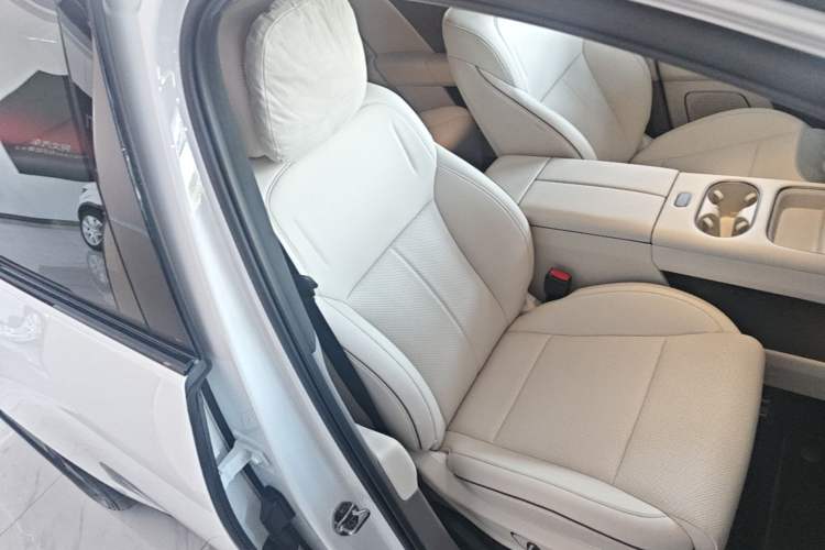 Used Li Auto i6 2025 Model Two-Wheel-Drive Standard Type Right Front Seat
