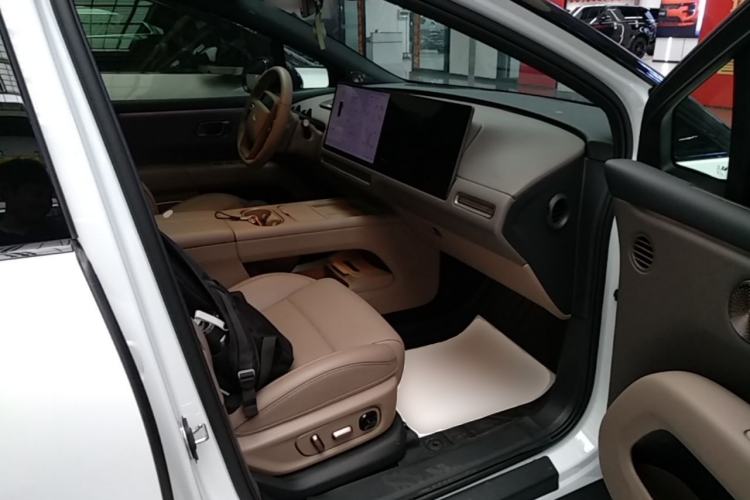 Used Li Auto i6 2025 Model Four-Wheel-Drive Standard Type Right Front Seat
