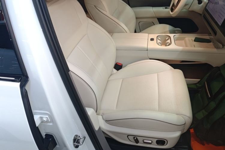Used Li Auto i6 2025 Model Two-Wheel-Drive Standard Type Right Front Seat