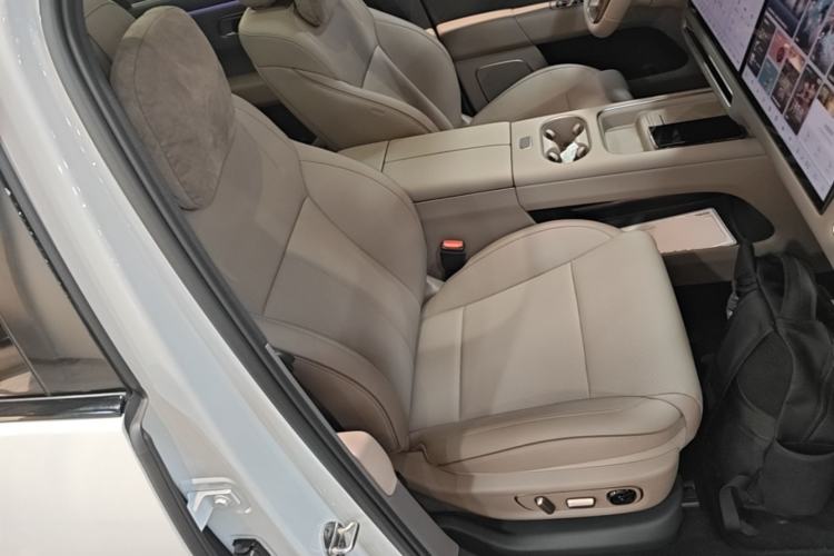 Used Li Auto i6 2025 Model Four-Wheel-Drive Standard Type Right Front Seat