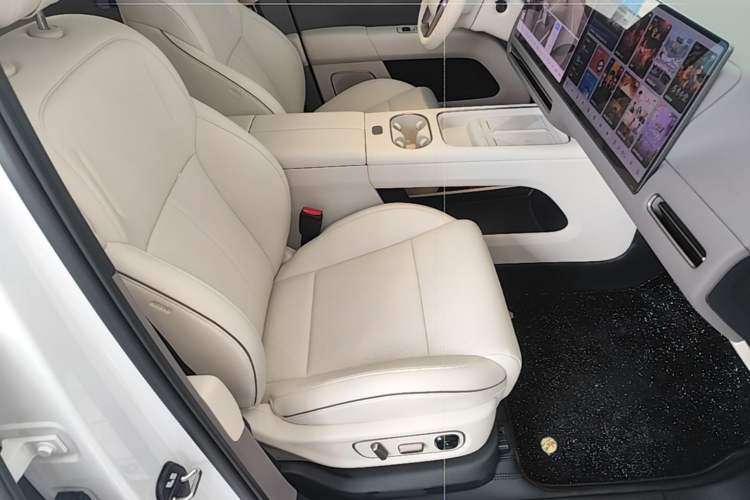 Used Li Auto i6 2025 Model Four-Wheel-Drive Standard Type Right Front Seat