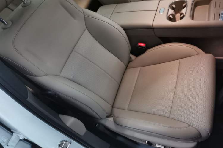 Used Li Auto i6 2025 Model Two-Wheel-Drive Standard Type Right Front Seat