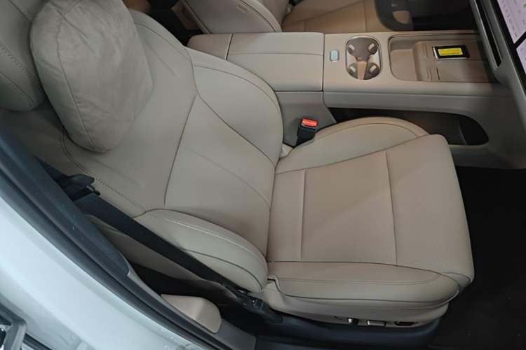 Used Li Auto i6 2025 Model Two-Wheel-Drive Standard Type Right Front Seat