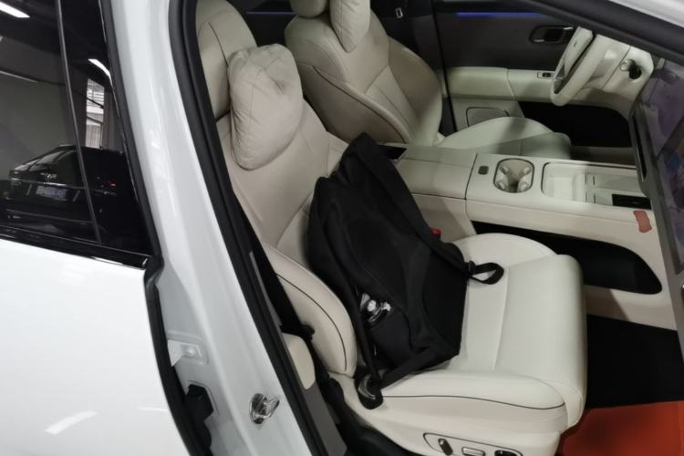 Used Li Auto i6 2025 Model Four-Wheel-Drive Standard Type Right Front Seat