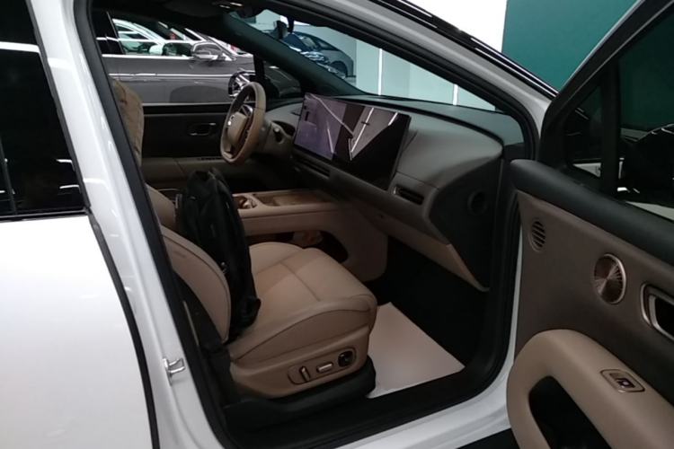 Used Li Auto i6 2025 Model Four-Wheel-Drive Standard Type Right Front Seat