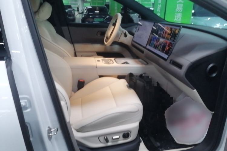 Used Li Auto i6 2025 Model Four-Wheel-Drive Standard Type Right Front Seat