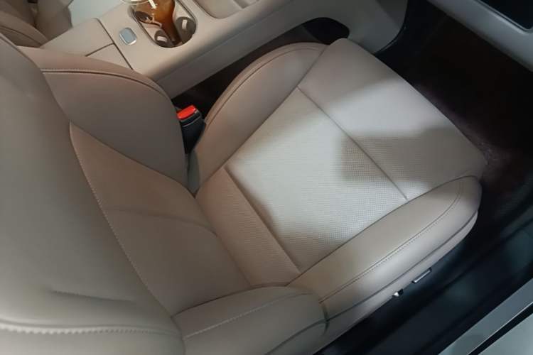 Used Li Auto i6 2025 Model Two-Wheel-Drive Standard Type Right Front Seat