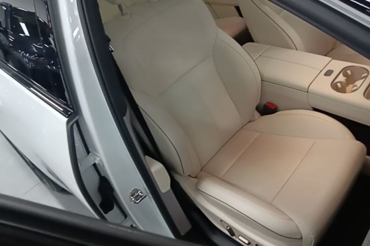 Used Li Auto i6 2025 Model Two-Wheel-Drive Standard Type Right Front Seat