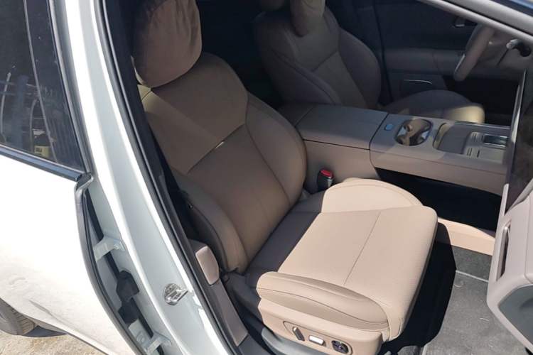Used Li Auto i6 2025 Model Two-Wheel-Drive Standard Type Right Front Seat