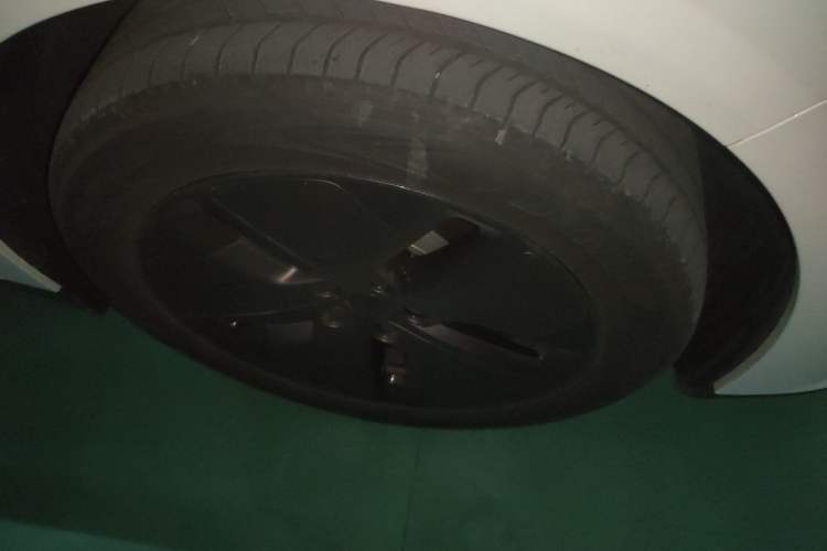 Used Li Auto i6 2025 Model Two-Wheel-Drive Standard Type Right Front Wheel Hub