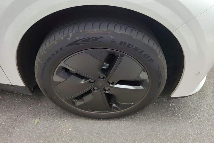 Used Li Auto i6 2025 Model Two-Wheel-Drive Standard Type Right Front Wheel Hub