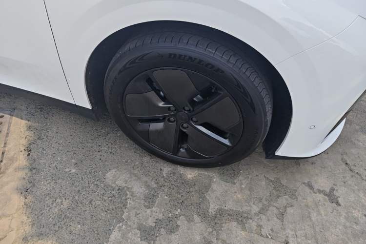 Used Li Auto i6 2025 Model Two-Wheel-Drive Standard Type Right Front Wheel Hub