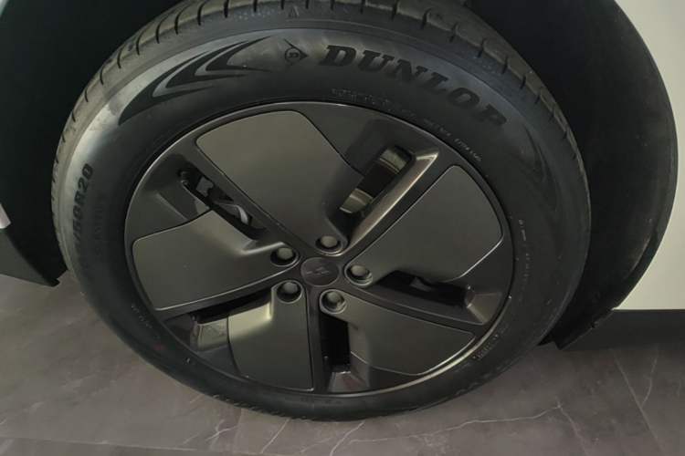 Used Li Auto i6 2025 Model Two-Wheel-Drive Standard Type Right Rear Wheel Hub