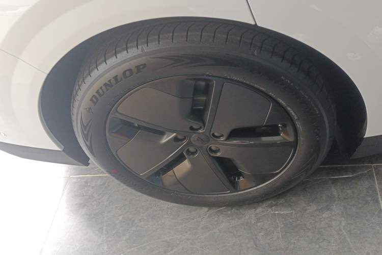 Used Li Auto i6 2025 Model Two-Wheel-Drive Standard Type Right Rear Wheel Hub