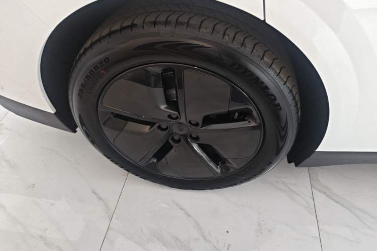 Used Li Auto i6 2025 Model Two-Wheel-Drive Standard Type Right Rear Wheel Hub