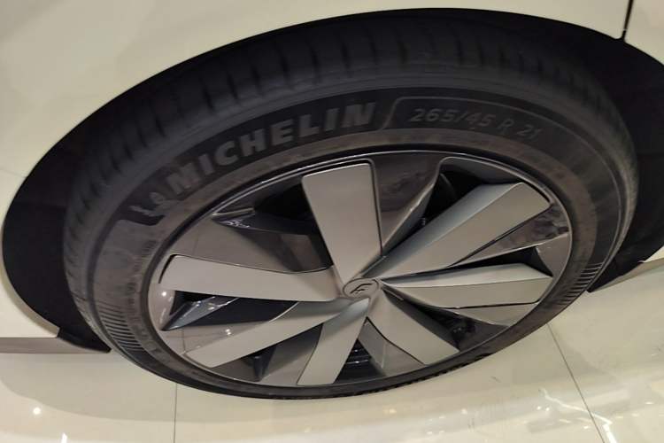 Used Li Auto i6 2025 Model Two-Wheel-Drive Standard Type Right Rear Wheel Hub