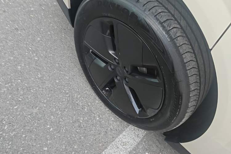 Used Li Auto i6 2025 Model Two-Wheel-Drive Standard Type Right Rear Wheel Hub