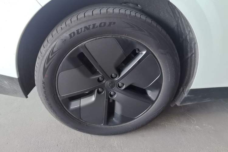 Used Li Auto i6 2025 Model Two-Wheel-Drive Standard Type Right Rear Wheel Hub