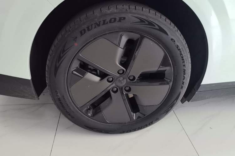 Used Li Auto i6 2025 Model Two-Wheel-Drive Standard Type Right Rear Wheel Hub