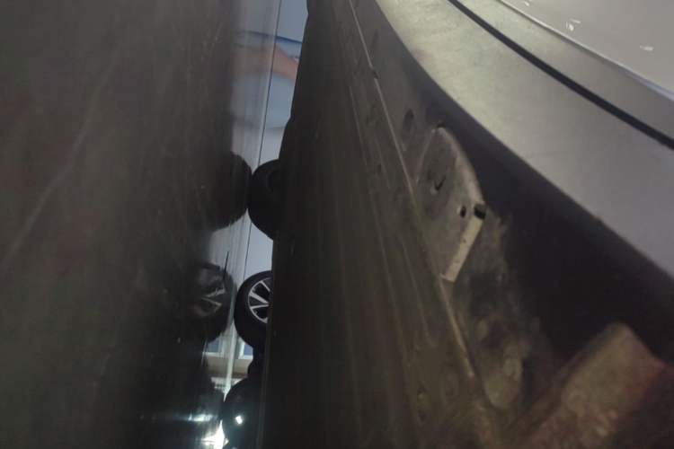 Used Li Auto i6 2025 Model Two-Wheel-Drive Standard Type Right Side Sill