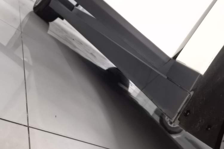 Used Li Auto i6 2025 Model Four-Wheel-Drive Standard Type Right Side Sill