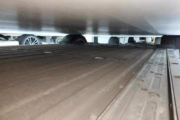 Used Li Auto i6 2025 Model Two-Wheel-Drive Standard Type Right Side Sill