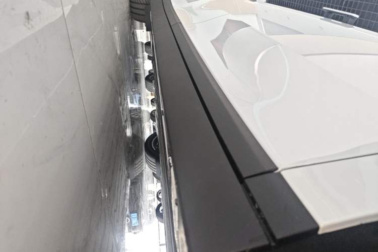 Used Li Auto i6 2025 Model Two-Wheel-Drive Standard Type Right Side Sill
