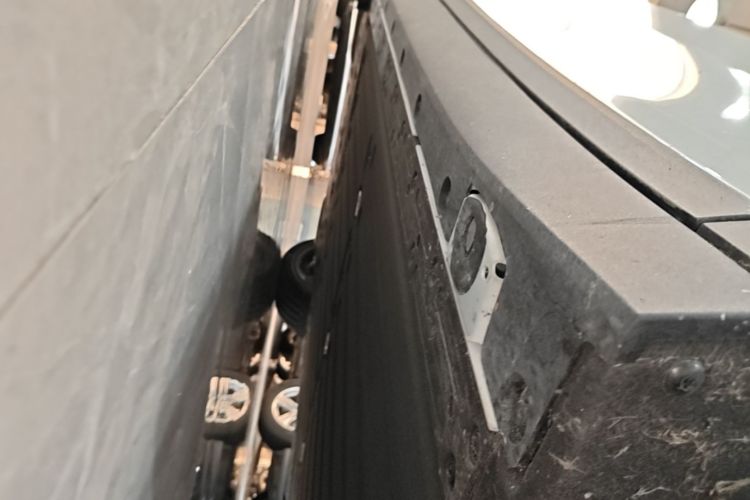 Used Li Auto i6 2025 Model Four-Wheel-Drive Standard Type Right Side Sill