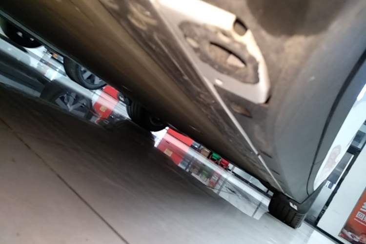 Used Li Auto i6 2025 Model Four-Wheel-Drive Standard Type Right Side Sill