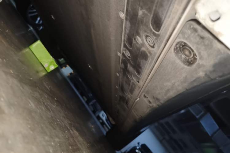 Used Li Auto i6 2025 Model Two-Wheel-Drive Standard Type Right Side Sill