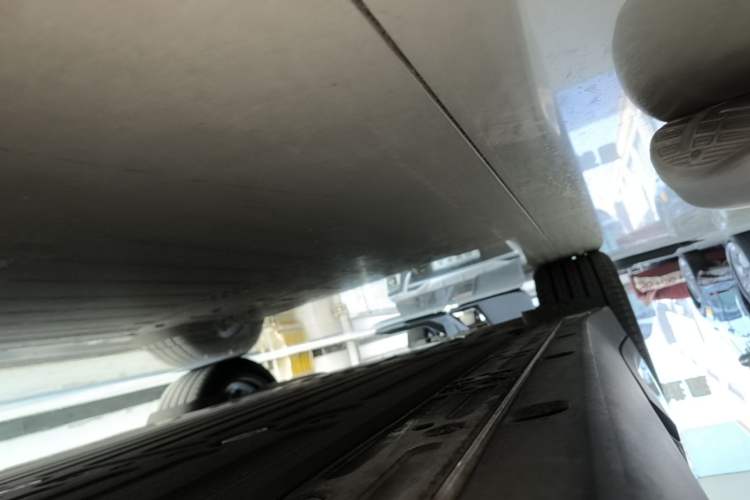 Used Li Auto i6 2025 Model Four-Wheel-Drive Standard Type Right Side Sill