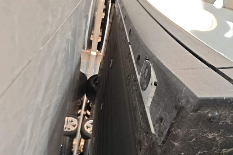 Used Li Auto i6 2025 Model Four-Wheel-Drive Standard Type Right Side Sill