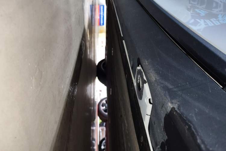 Used Li Auto i6 2025 Model Two-Wheel-Drive Standard Type Right Side Sill