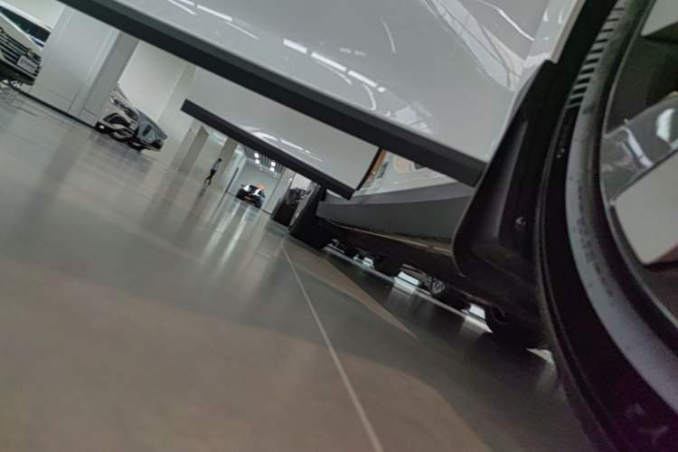 Used Li Auto i6 2025 Model Four-Wheel-Drive Standard Type Right Side Sill