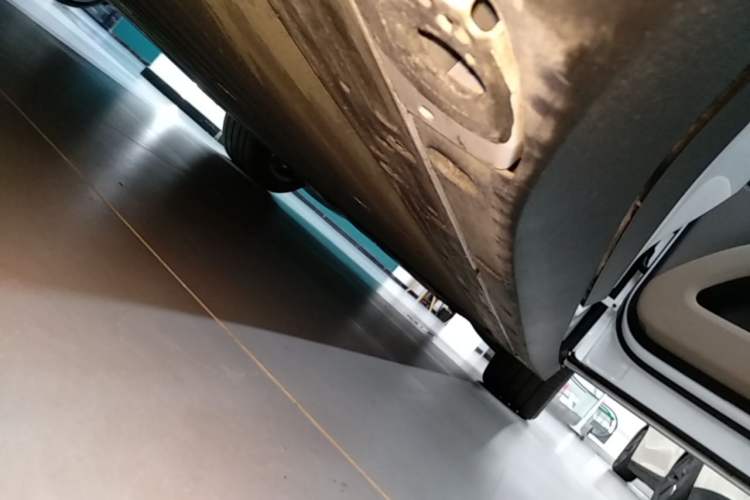 Used Li Auto i6 2025 Model Four-Wheel-Drive Standard Type Right Side Sill