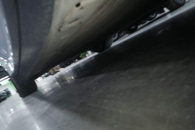 Used Li Auto i6 2025 Model Four-Wheel-Drive Standard Type Right Side Sill