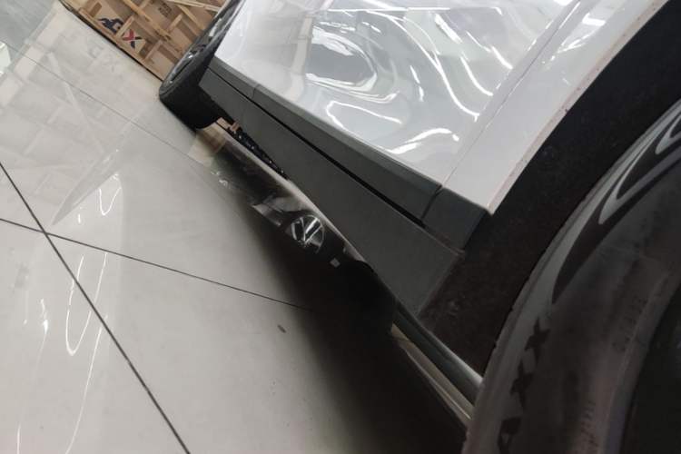 Used Li Auto i6 2025 Model Two-Wheel-Drive Standard Type Right Side Sill