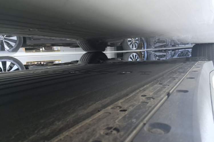 Used Li Auto i6 2025 Model Two-Wheel-Drive Standard Type Right Side Sill