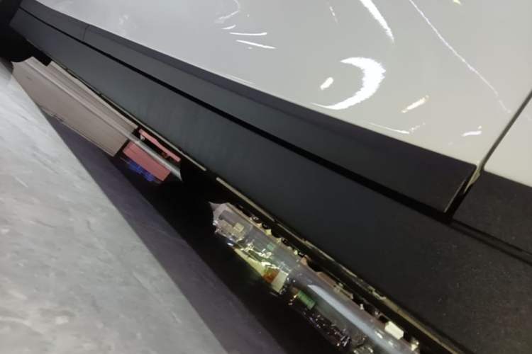 Used Li Auto i6 2025 Model Two-Wheel-Drive Standard Type Right Side Sill