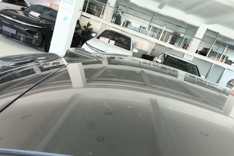 Used Li Auto i6 2025 Model Four-Wheel-Drive Standard Type Roof