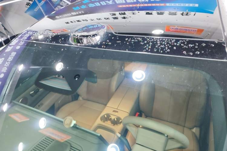 Used Li Auto i6 2025 Model Two-Wheel-Drive Standard Type Roof