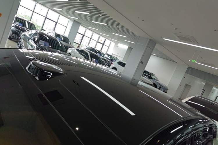 Used Li Auto i6 2025 Model Four-Wheel-Drive Standard Type Roof