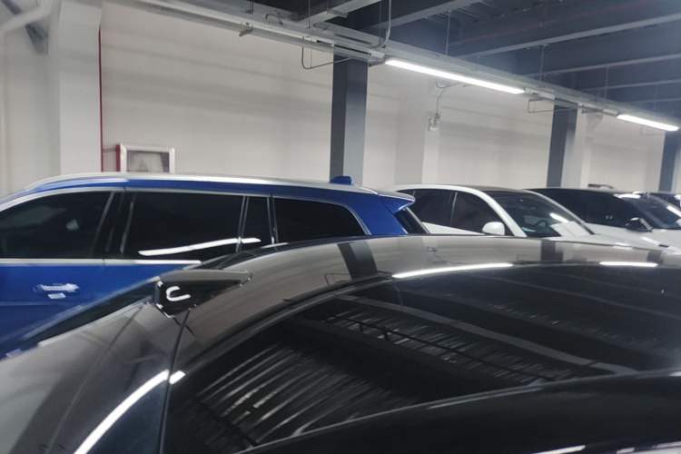 Used Li Auto i6 2025 Model Two-Wheel-Drive Standard Type Roof