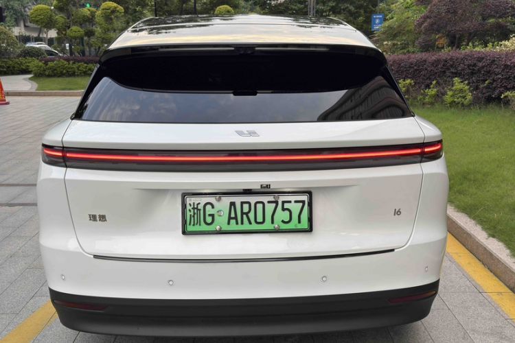 Used Li Auto i6 2025 Model Two-Wheel-Drive Standard Type Roof